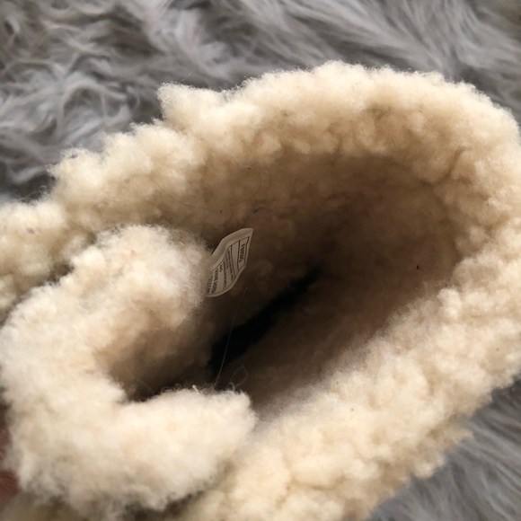 Ugg waterproof  event boots 👢 - Picture 3 of 5